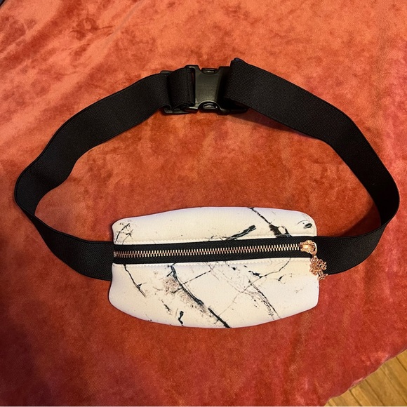 Fanny pack - Picture 1 of 6